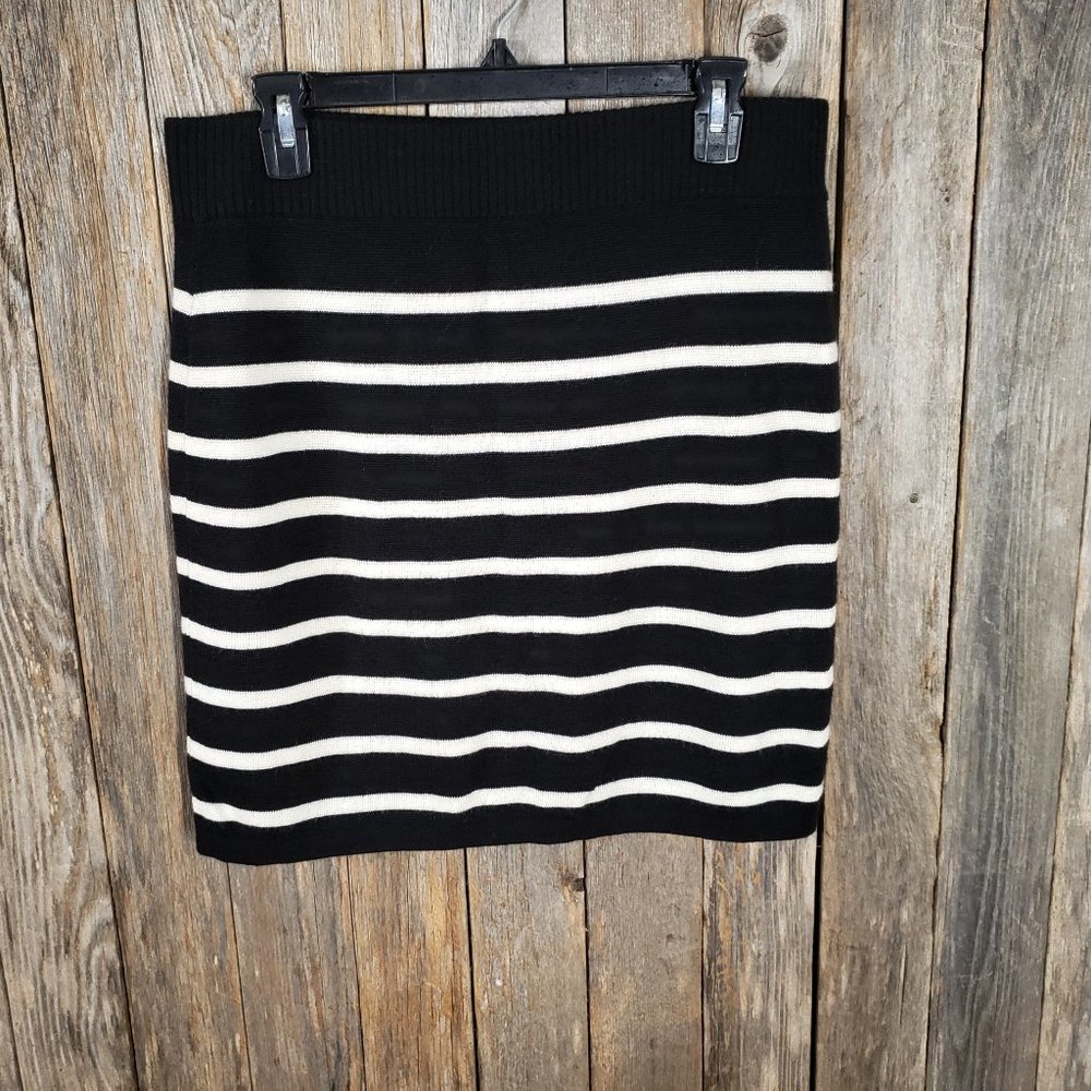 Loft Outlet LP PL Women's Black White Striped Sweater Mini Skirt Petite‎ Pull on